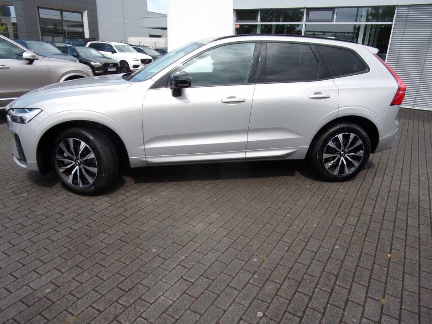 Volvo  B4 Plus Dark 2WD
