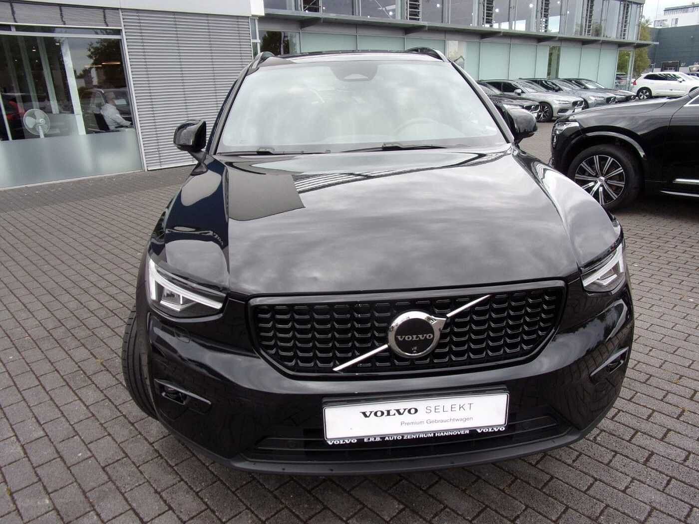 Volvo  B4  Ultra Dark 2WD