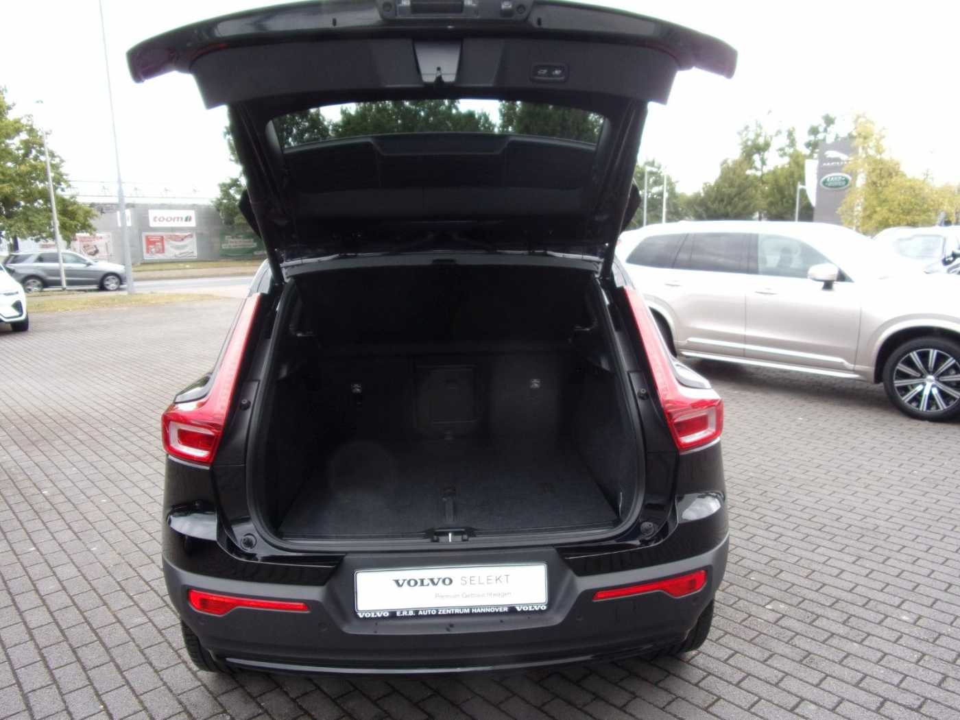 Volvo  B4  Ultra Dark 2WD