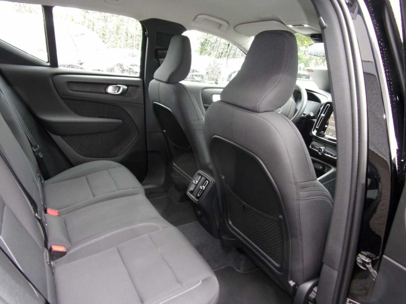 Volvo  T3 Momentum Pro 2WD