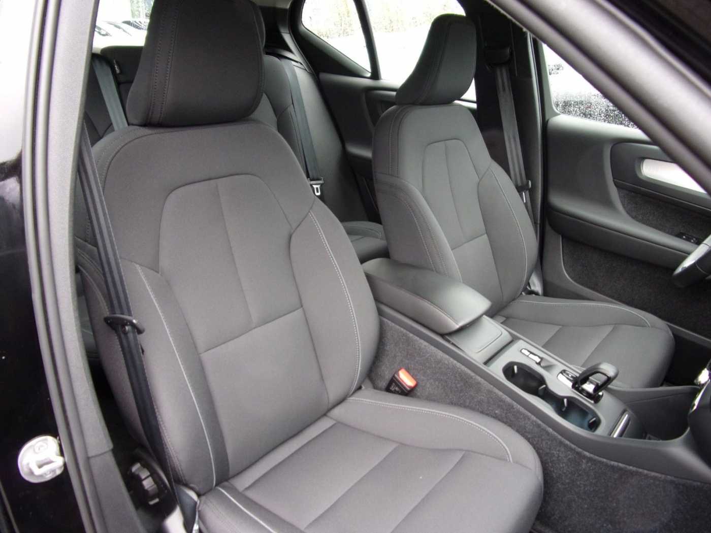 Volvo  T3 Momentum Pro 2WD