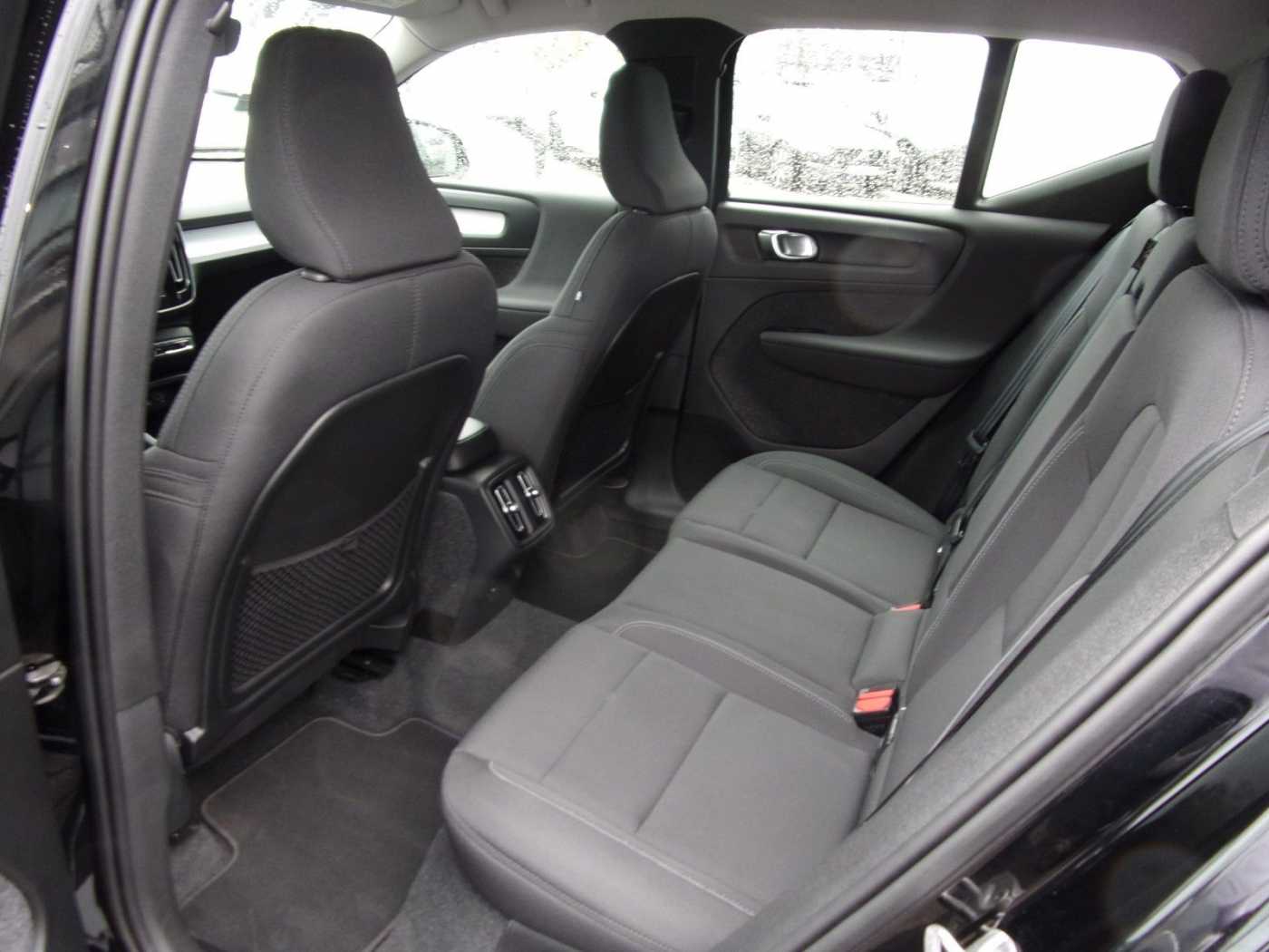 Volvo  T3 Momentum Pro 2WD