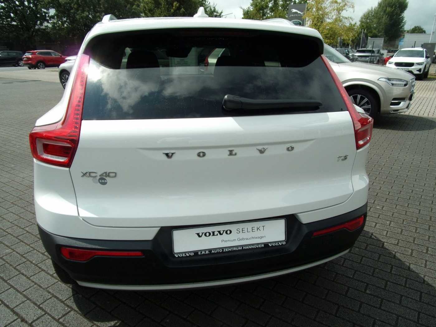 Volvo  T3 Momentum Pro 2WD