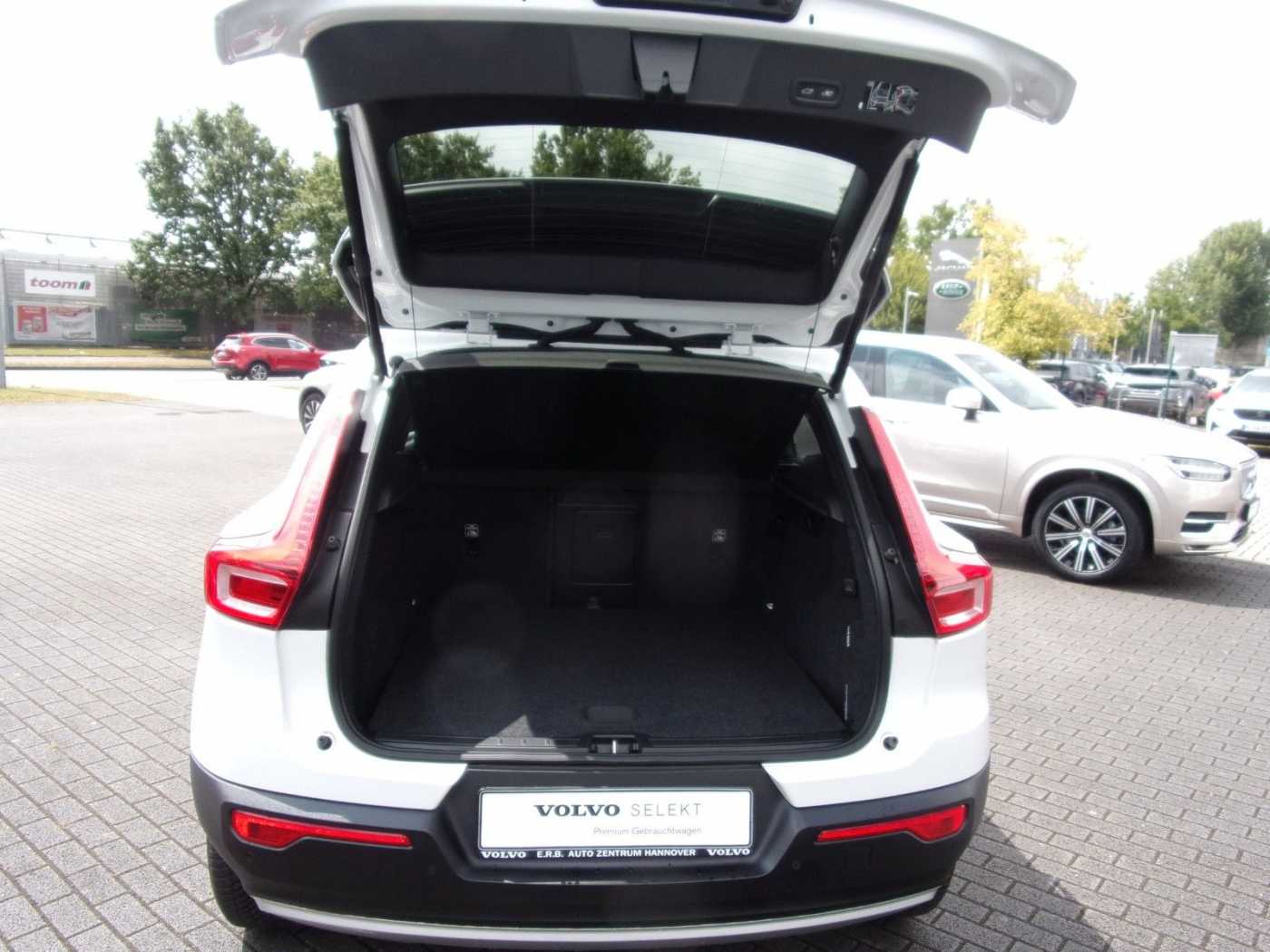 Volvo  T3 Momentum Pro 2WD