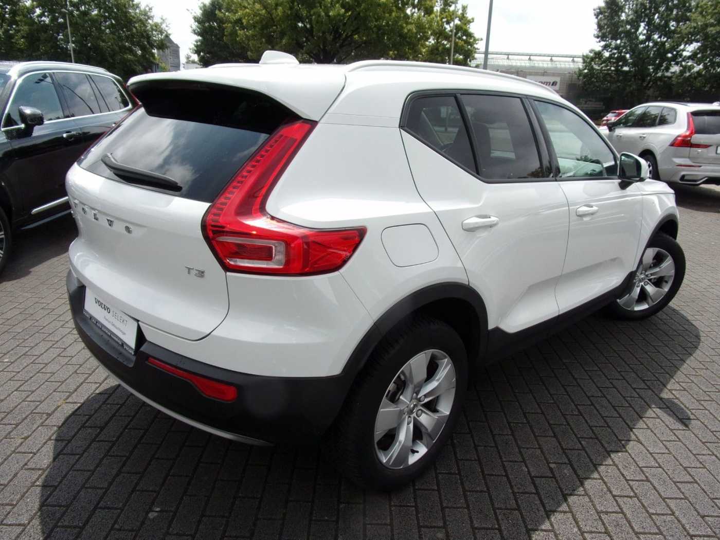 Volvo  T3 Momentum Pro 2WD