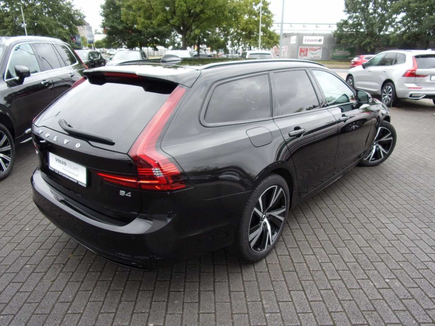 Volvo  B4  Kombi Plus Dark