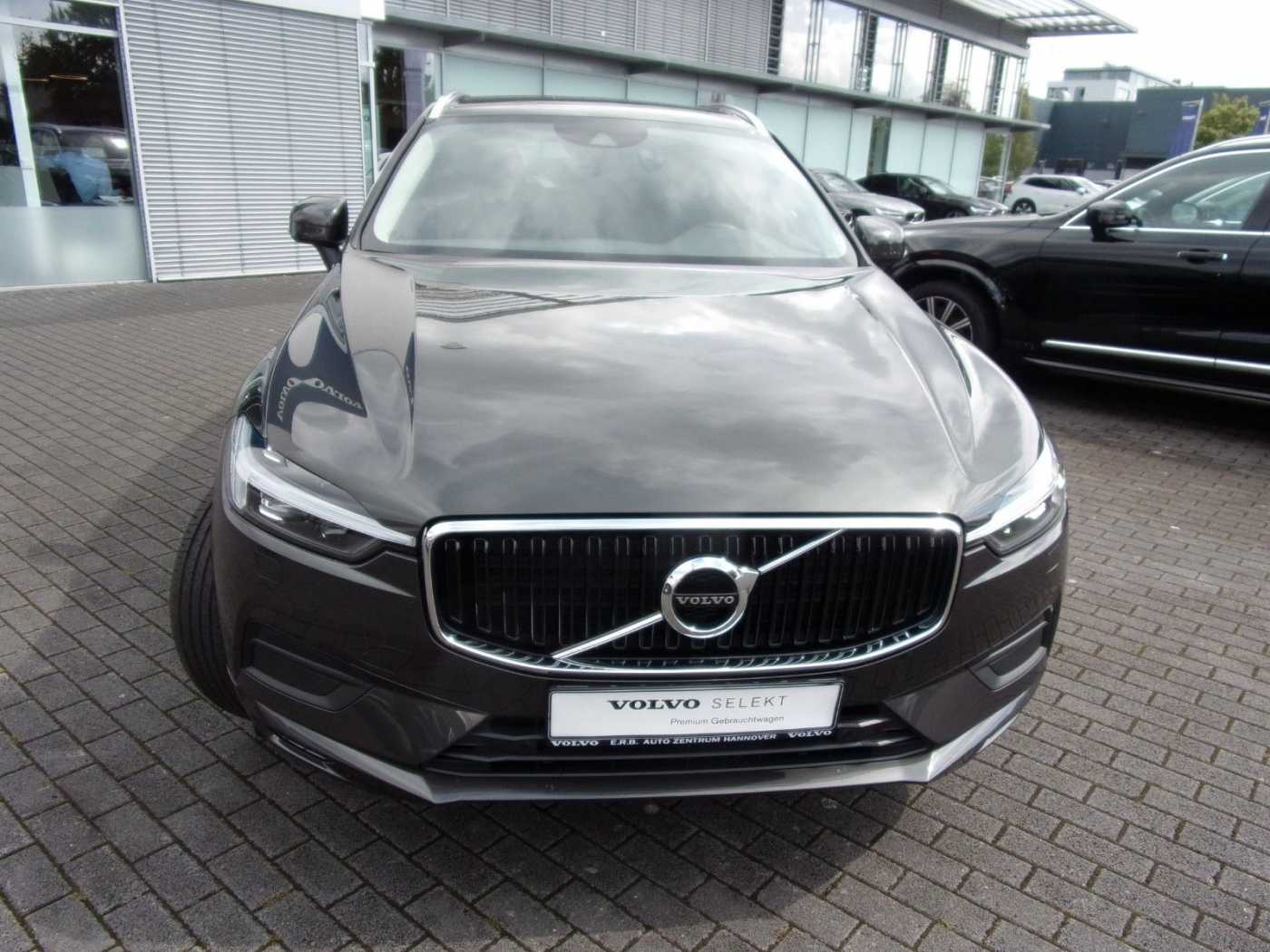 Volvo  B4 Momentum Pro AWD