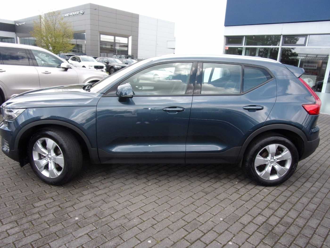 Volvo  T3 Momentum Pro 2WD