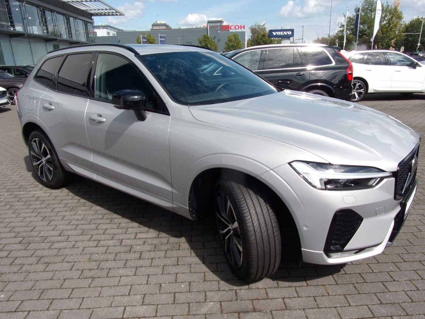 Volvo  B4 Ultimate Dark AWD