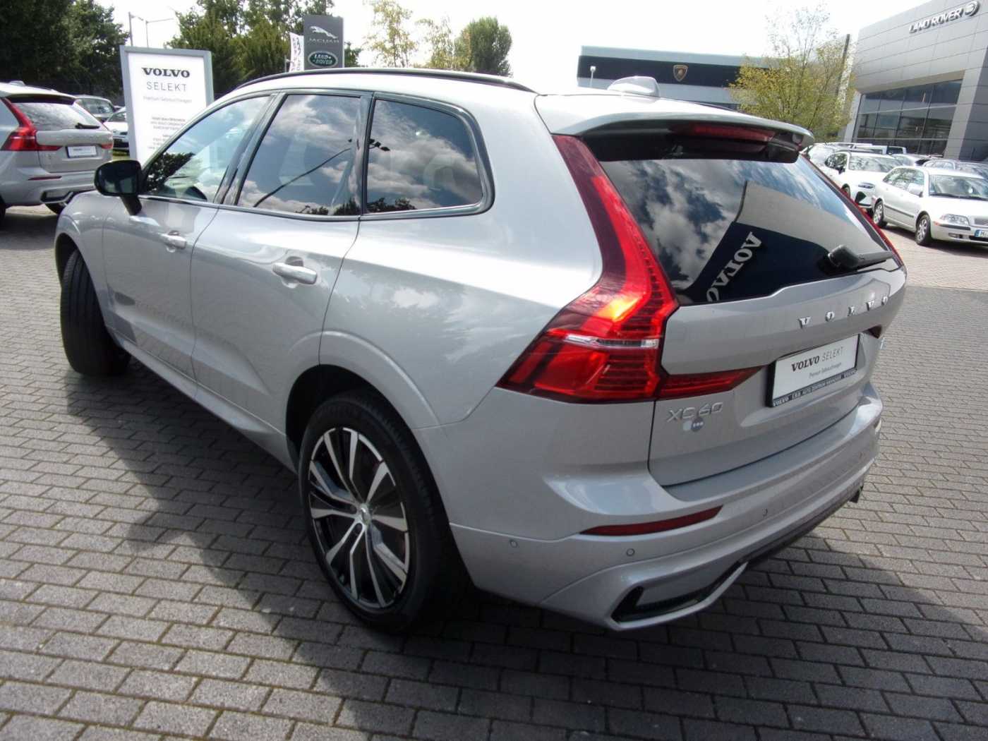 Volvo  B4 Ultimate Dark AWD