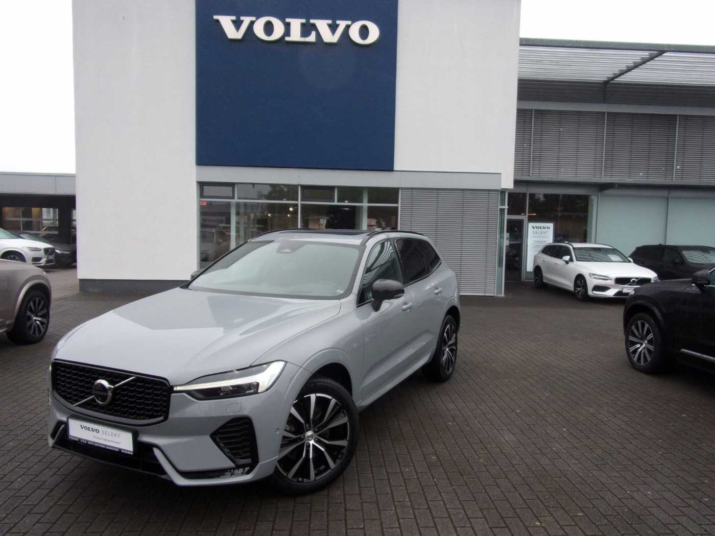 Volvo  B4 Ultimate Dark 2WD