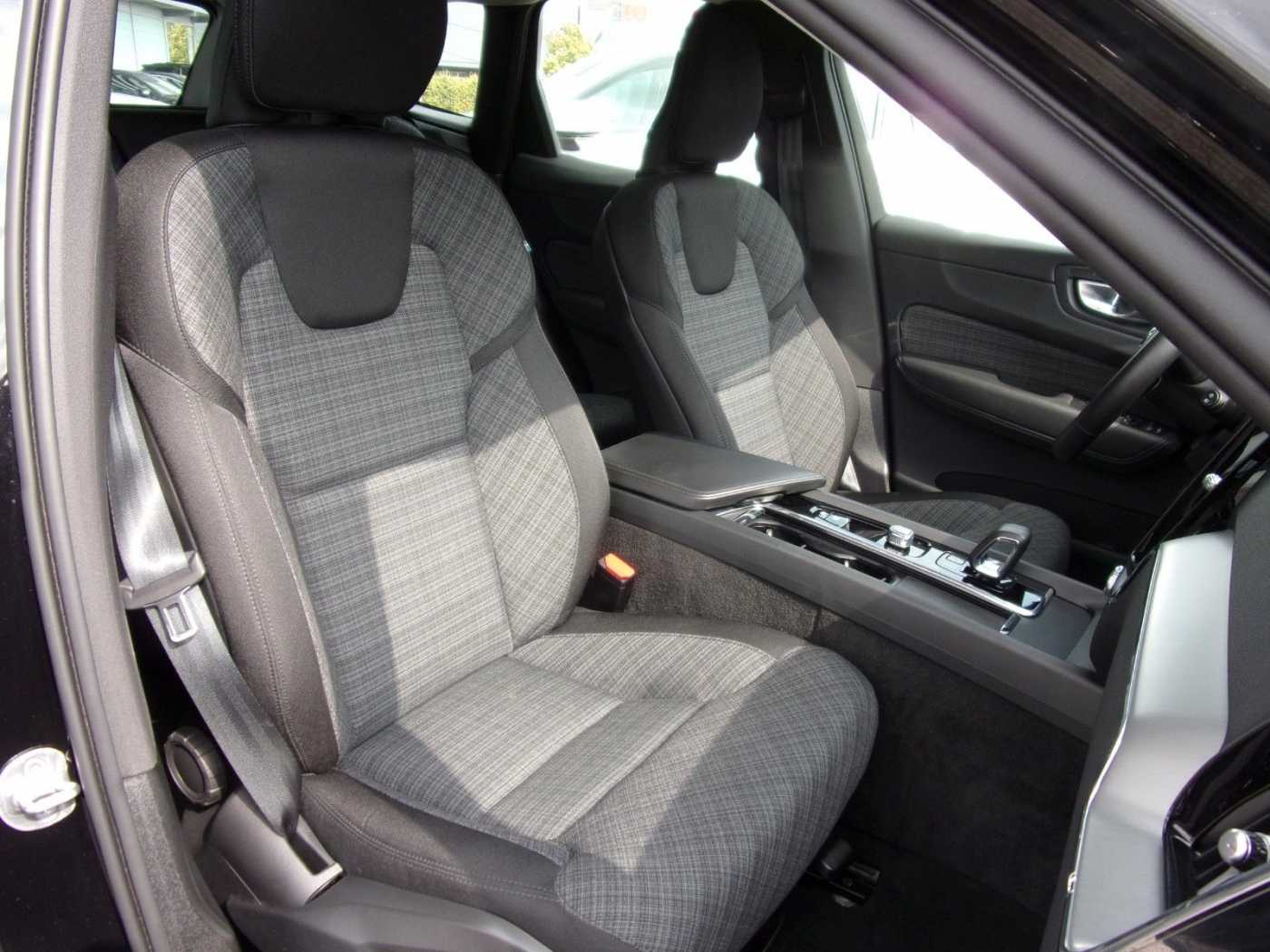 Volvo  B4 Core 2WD