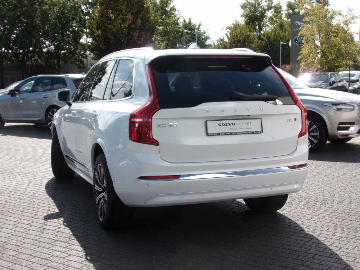 Volvo  Plus Bright AWD
