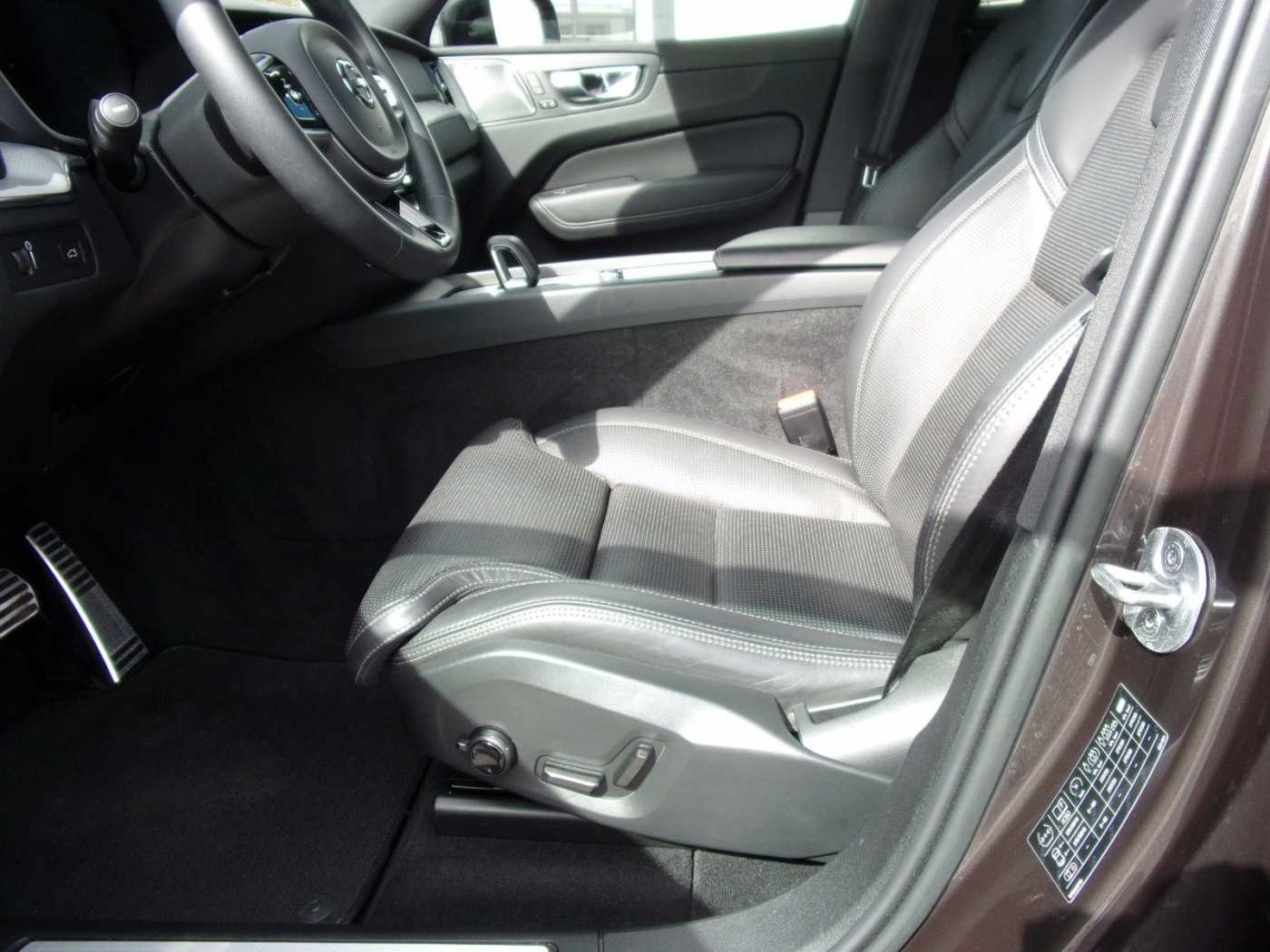 Volvo  R Design AWD