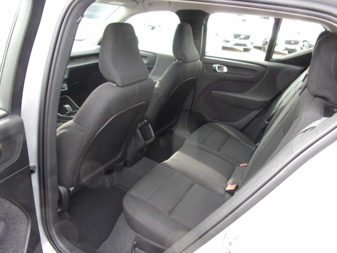 Volvo  T2 Essential 2WD