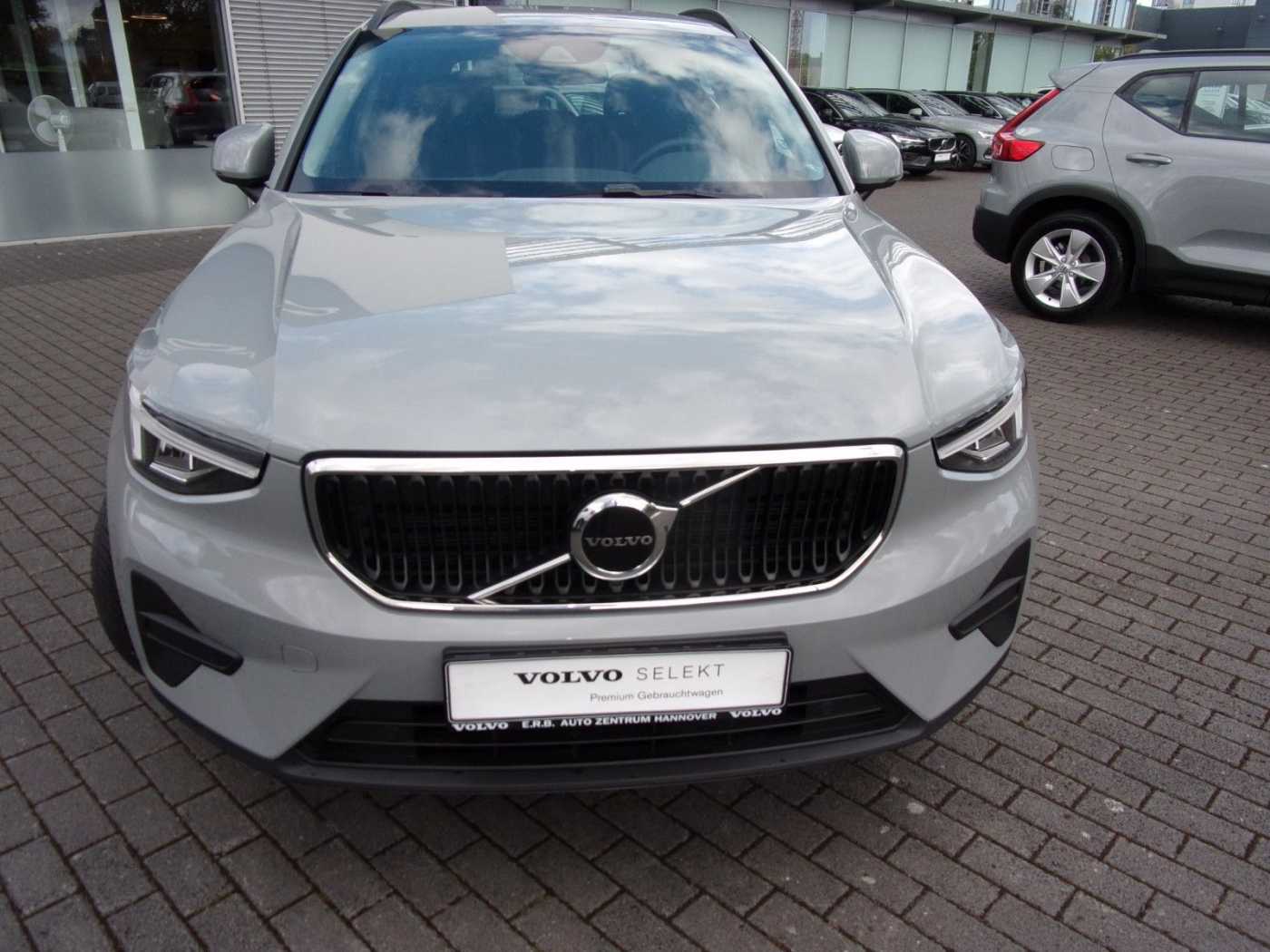 Volvo  T2 Essential 2WD