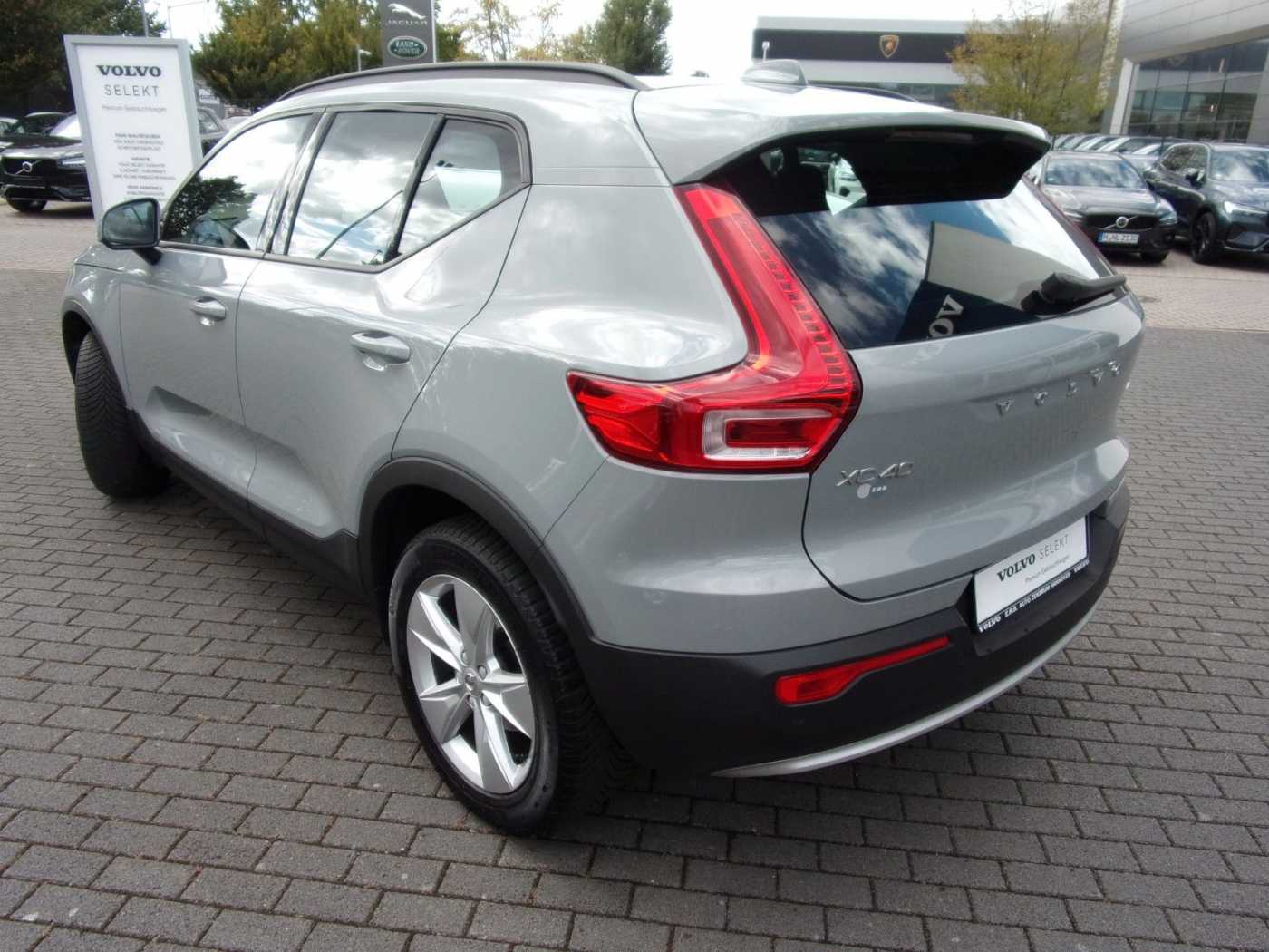 Volvo  T2 Essential 2WD
