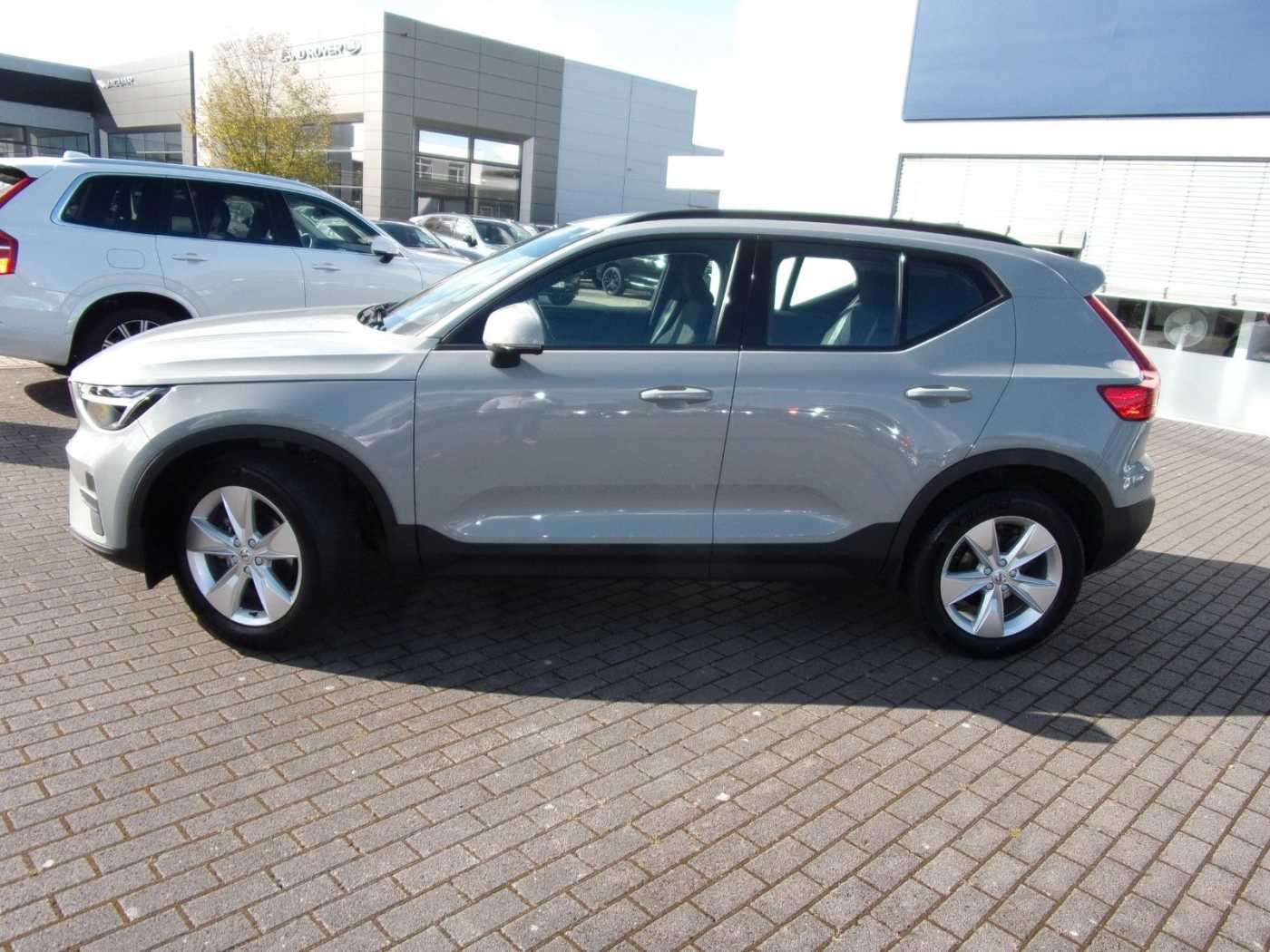 Volvo  T2 Essential 2WD