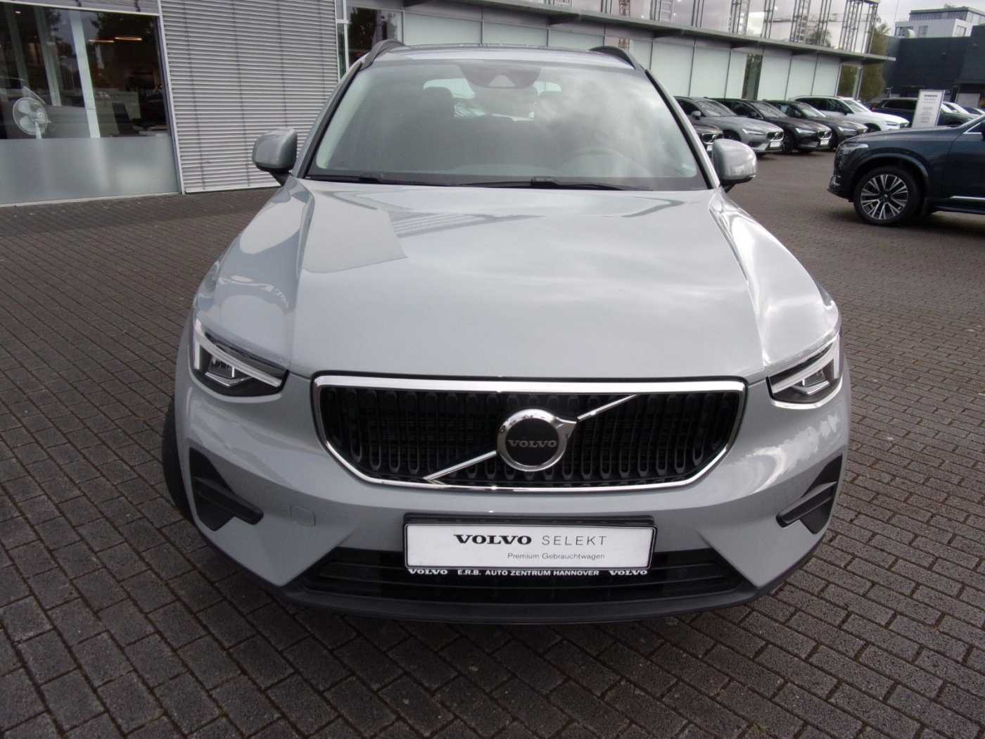 Volvo  T2 Essential 2WD