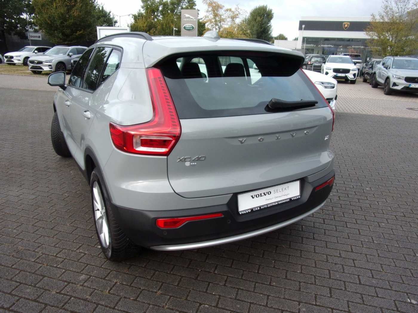 Volvo  T2 Essential 2WD