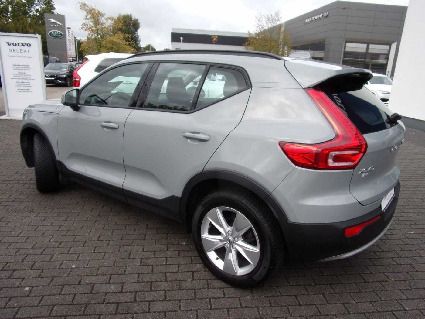 Volvo  T2 Essential 2WD