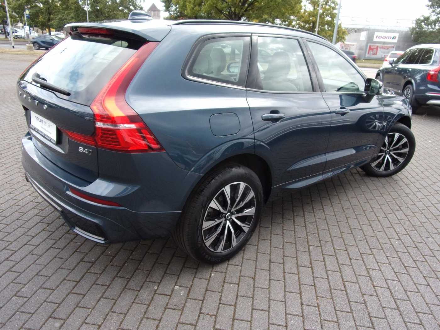 Volvo  B4 Plus Dark AWD