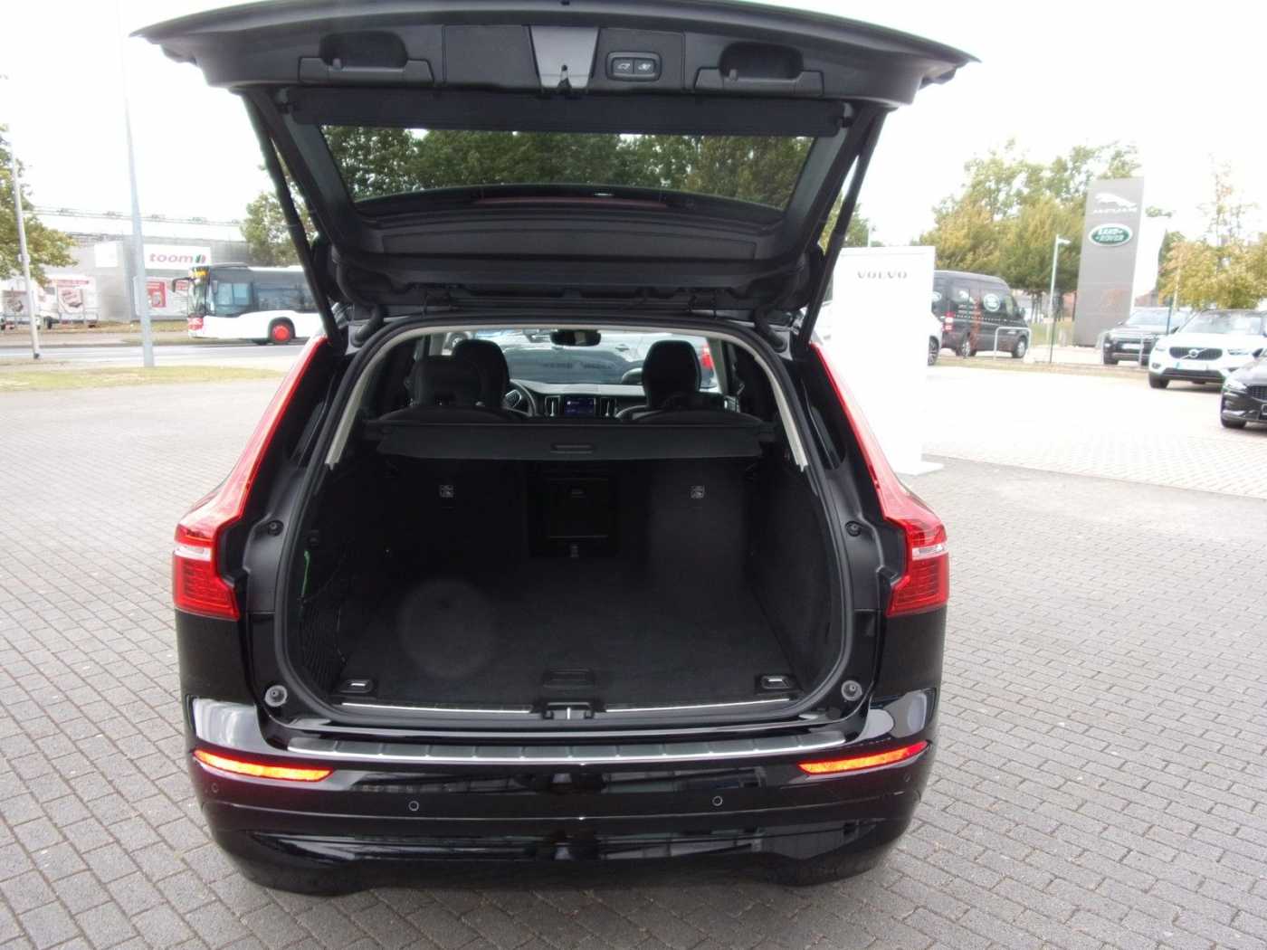 Volvo  B4 Core 2WD