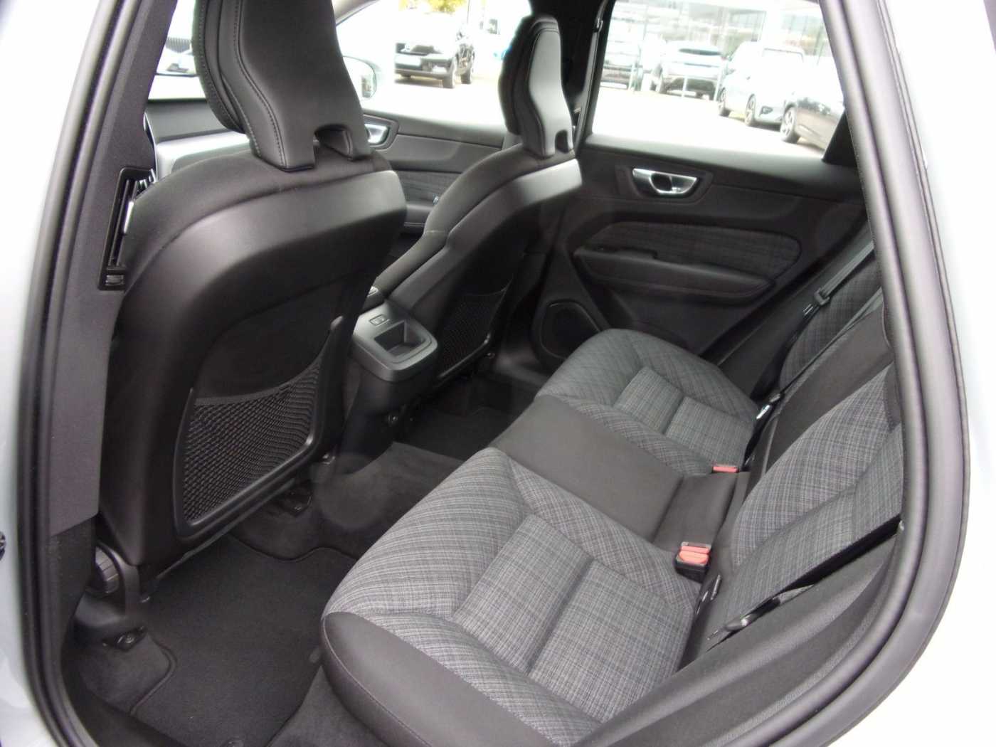 Volvo  B4 Core 2WD