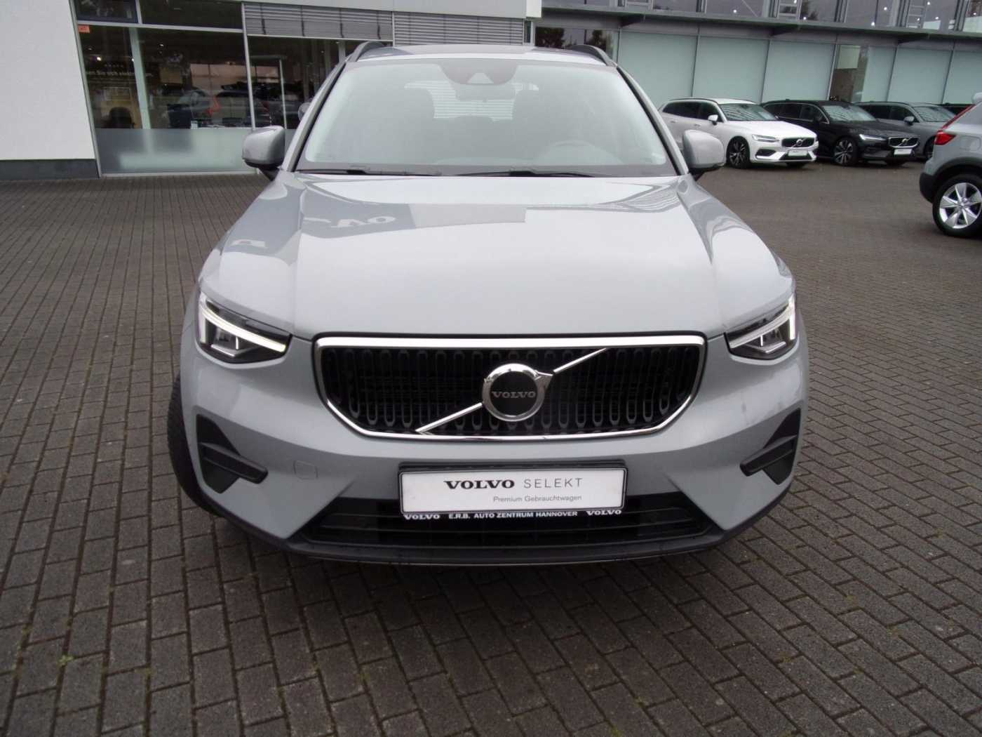 Volvo  T2 Essential 2WD
