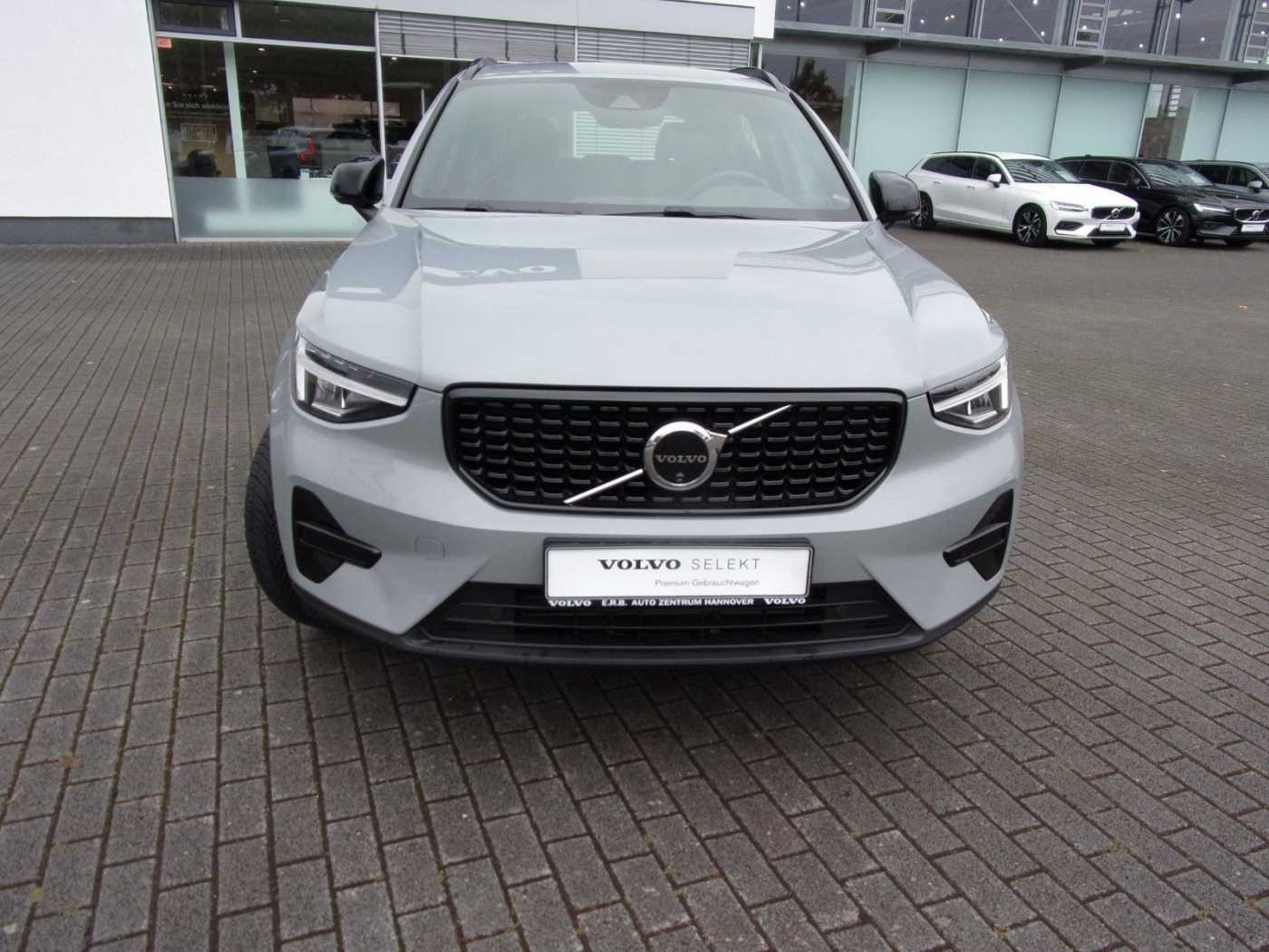 Volvo  T2  Plus Dark 2WD