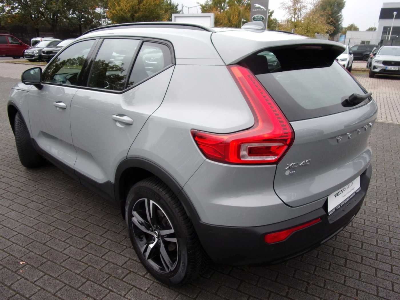 Volvo  T2  Plus Dark 2WD