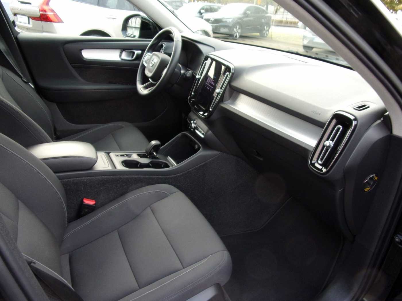 Volvo  T3 Momentum Pro 2WD