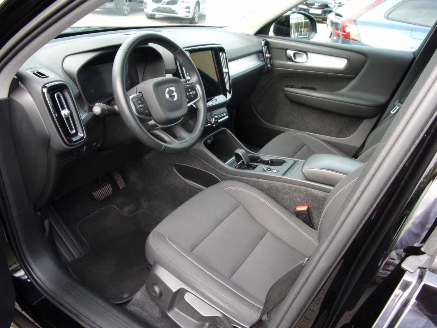 Volvo  T3 Momentum Pro 2WD