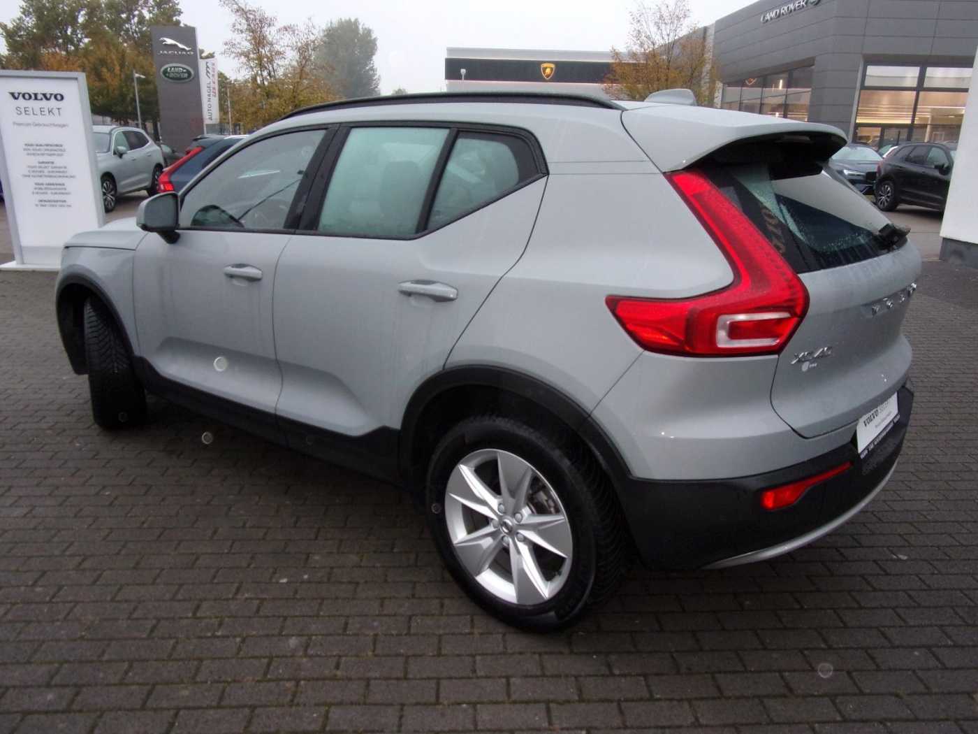 Volvo  T2 Essential 2WD