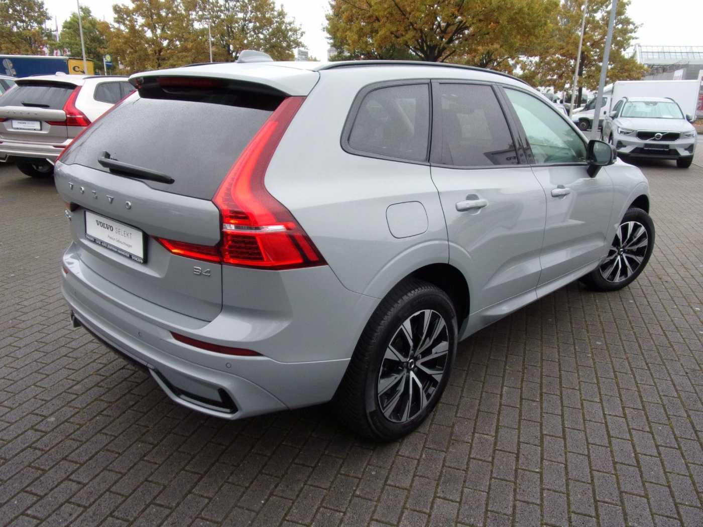 Volvo  B4Plus Dark 2WD