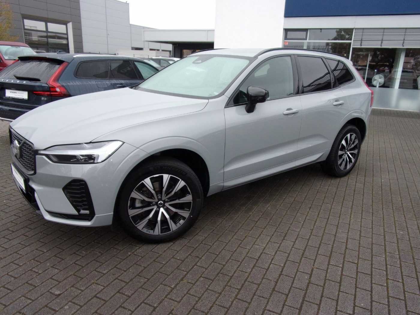 Volvo  B4Plus Dark 2WD