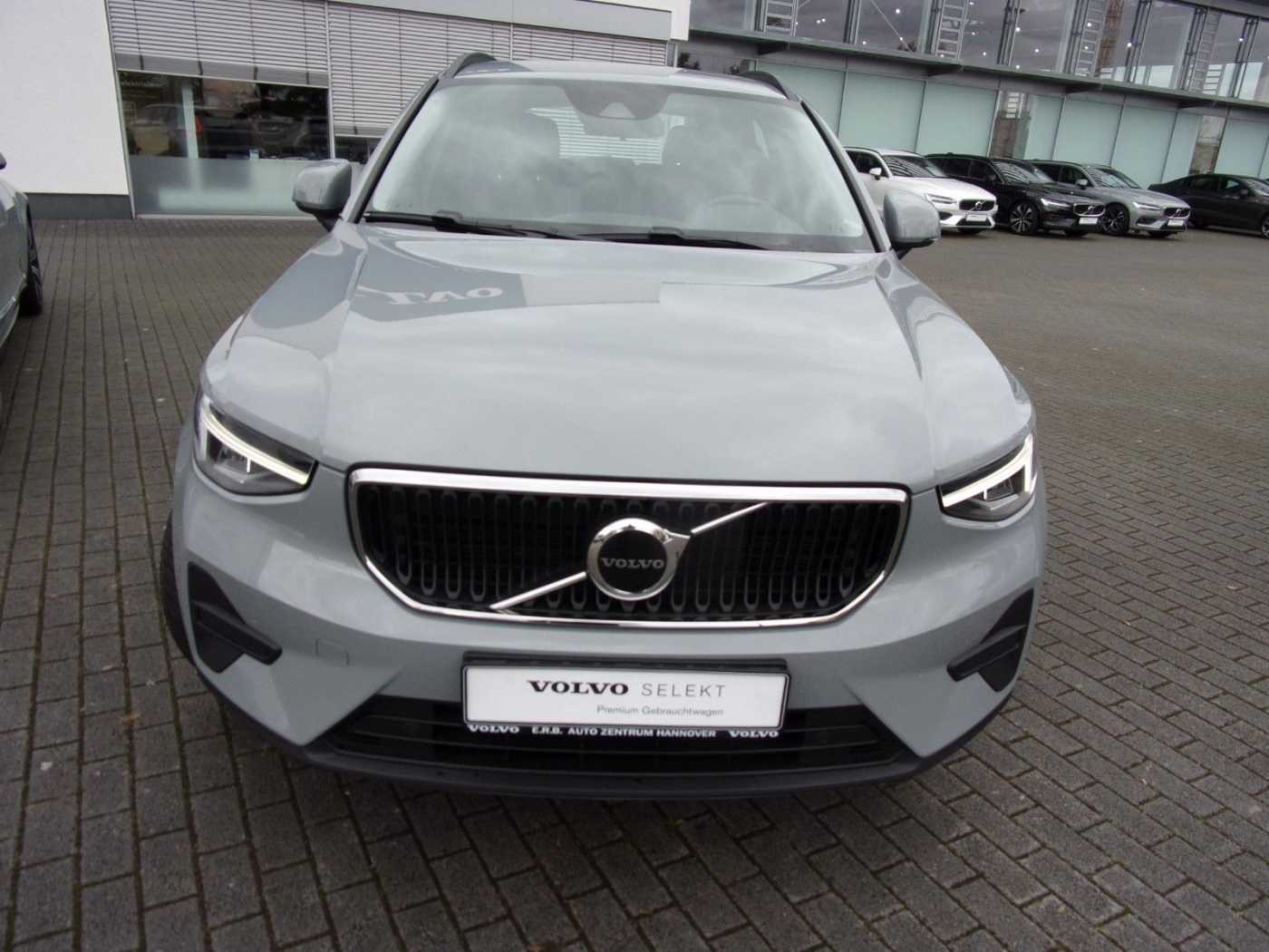 Volvo  T2 Essential 2WD