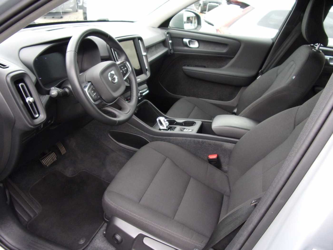 Volvo  T2 Essential 2WD