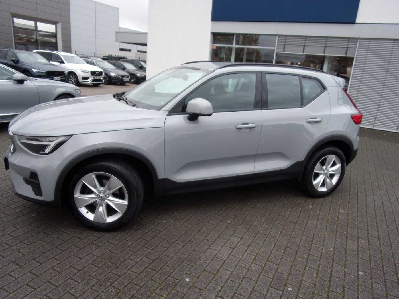 Volvo  T2 Essential 2WD