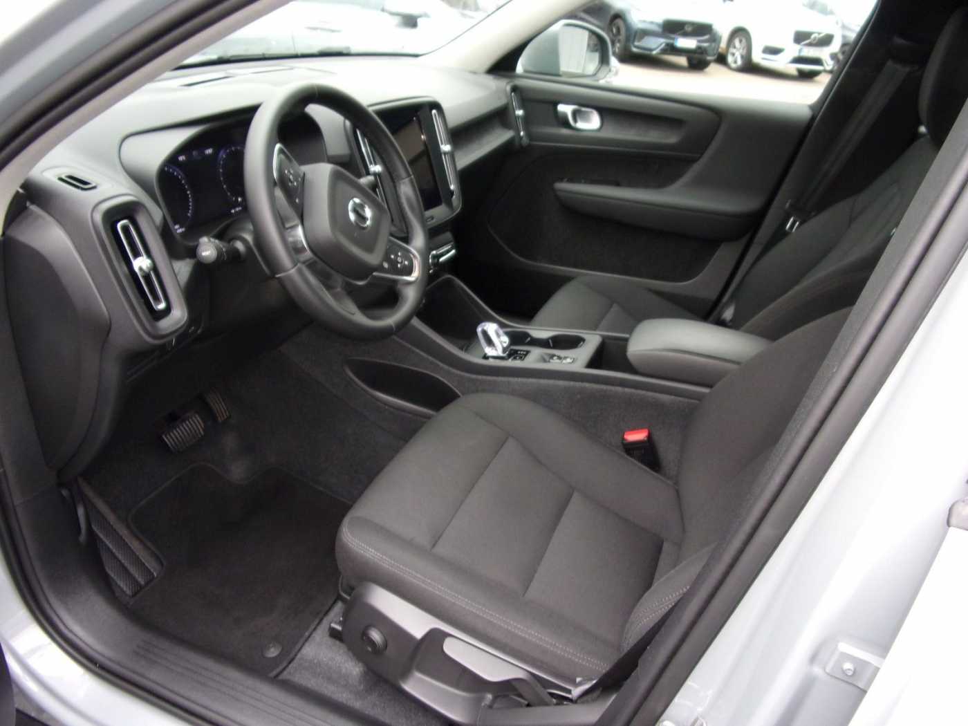 Volvo  T2 Essential 2WD