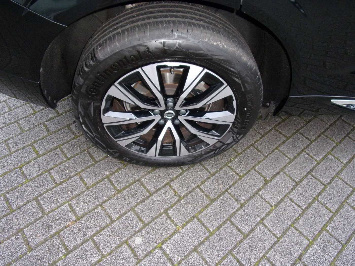 Volvo  B4 Plus Bright 2WD