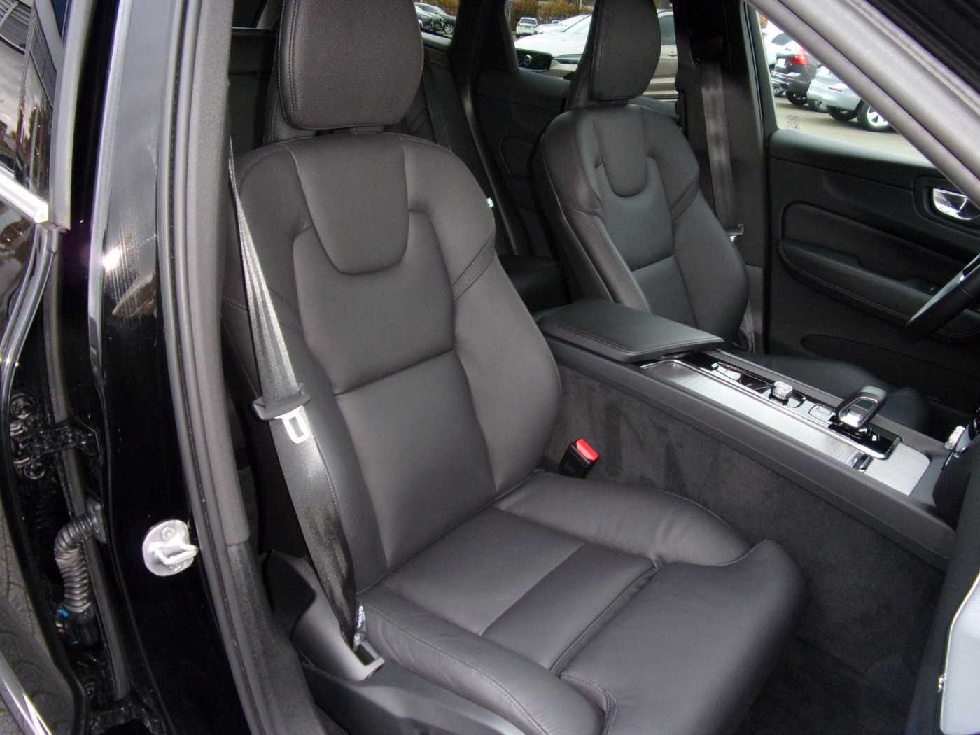 Volvo  B4 Plus Bright 2WD