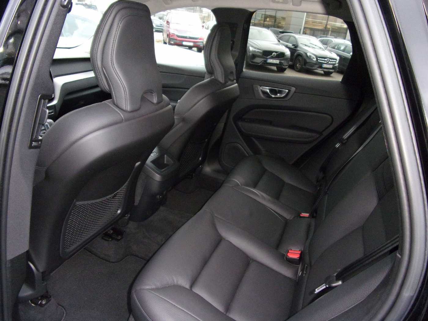 Volvo  B4 Plus Bright 2WD