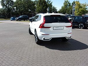 Volvo  Plus Dark 2WD