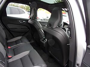 Volvo  B4 Ultimate Dark AWD