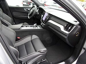Volvo  B4 Ultimate Dark AWD