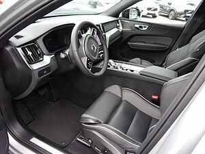 Volvo  B4 Ultimate Dark AWD