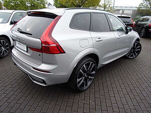 Volvo  B4 Ultimate Dark AWD