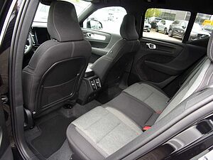 Volvo  B3 Plus Dark 2WD