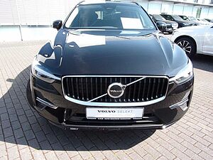 Volvo  B4 Momentum Pro 2WD